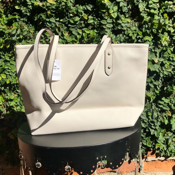 ❗️SALE❗️Coach NWT Cream Leather Tote Bag - Picture 5 of 8